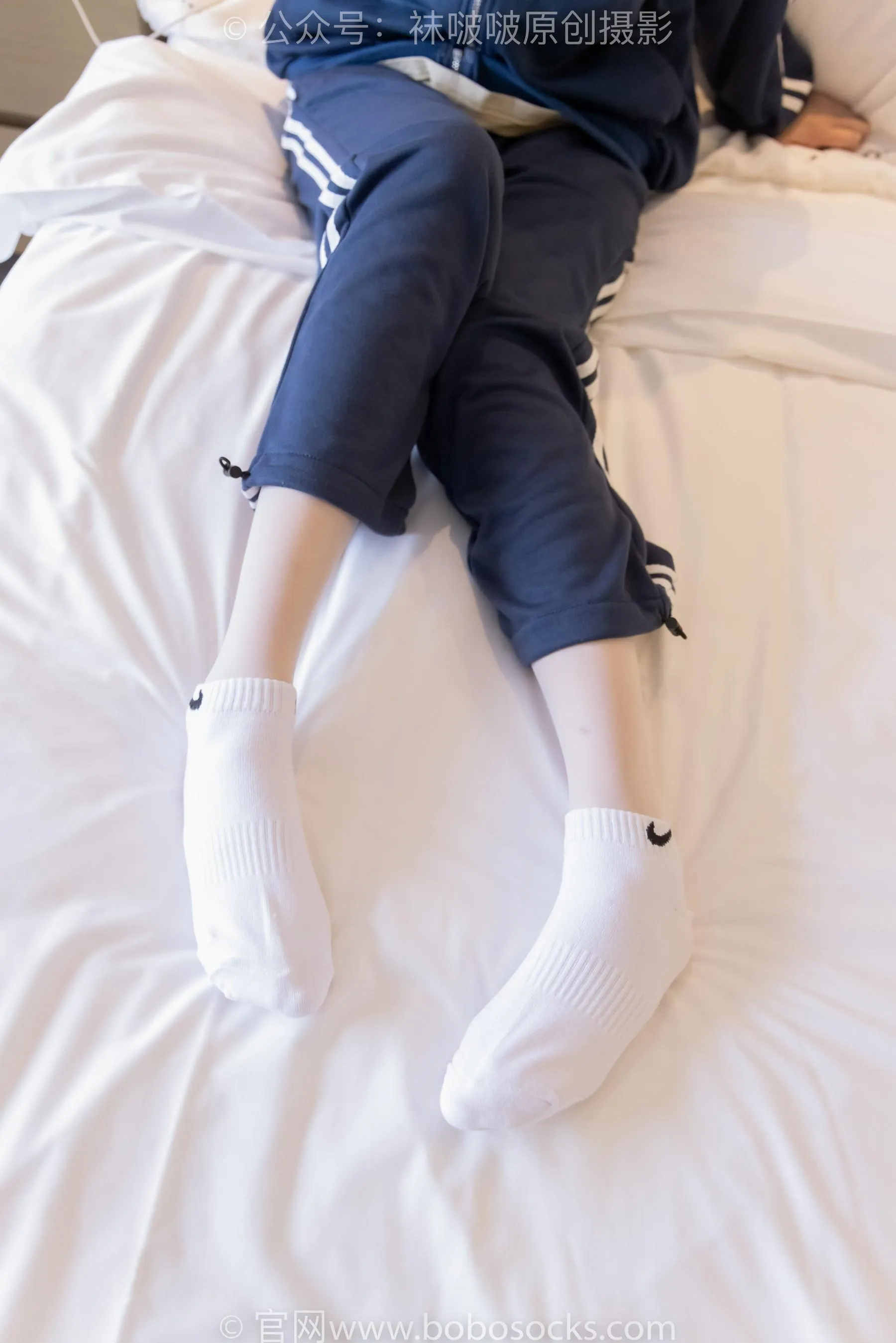 [BoBoSocks袜啵啵]NO.226 小甜豆-运动鞋、白棉袜、白丝 [87P]插图1